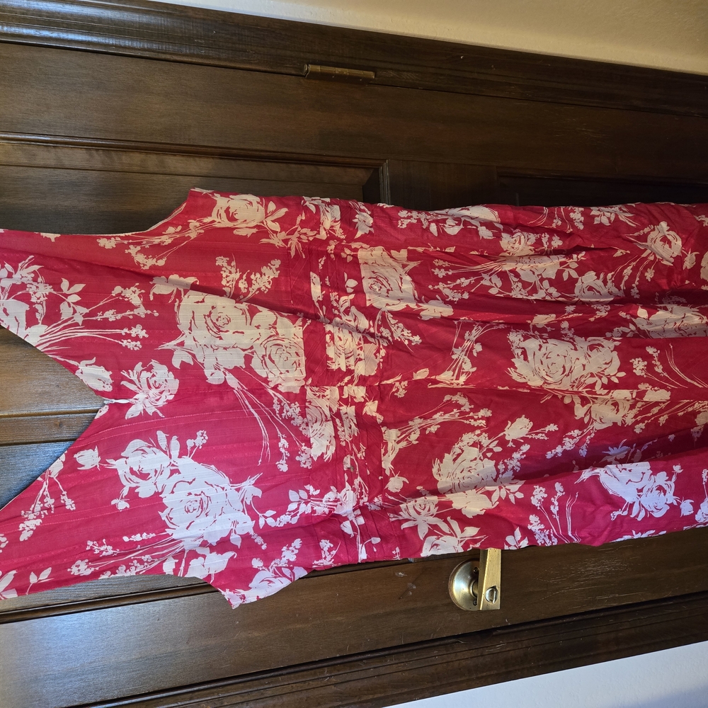 Robbie Bee Pink and White Floral Dress